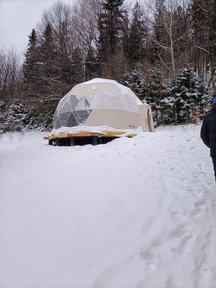Montaż w namiocie w Leśnym Przedszkolu